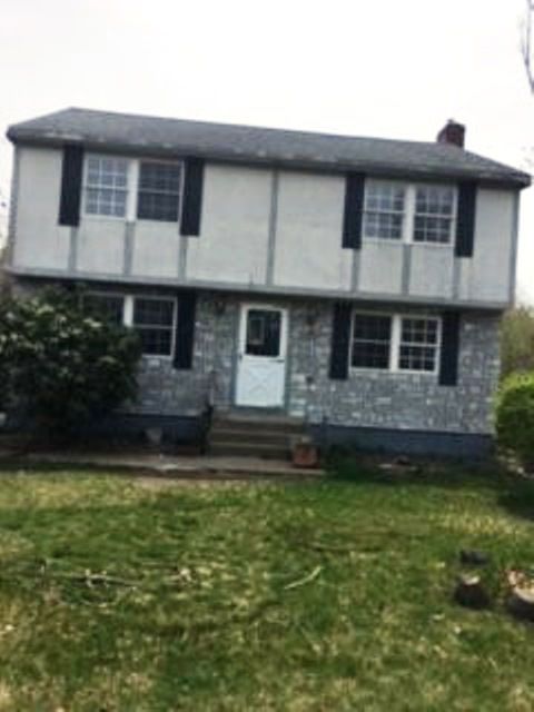 13 Hughes St, Plymouth, MA 02360