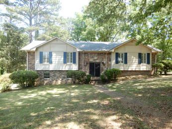 628 Briarwood Dr, Bessemer, AL 35022