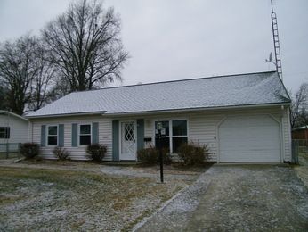 616 Nancy Dr, Centralia, IL 62801