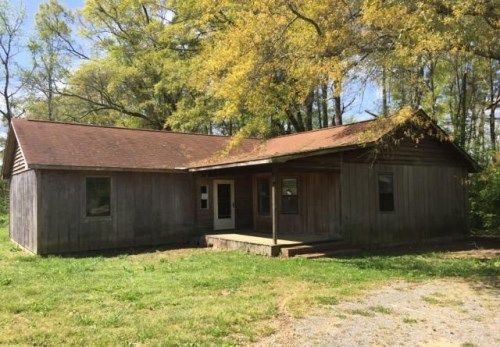 3869 Section Line Rd, Albertville, AL 35950