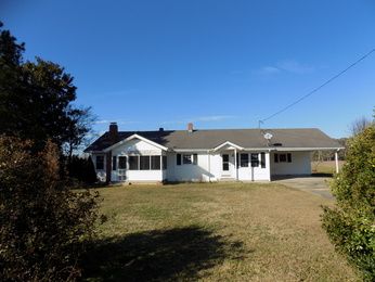 7585 Turkey Highway, Turkey, NC 28393