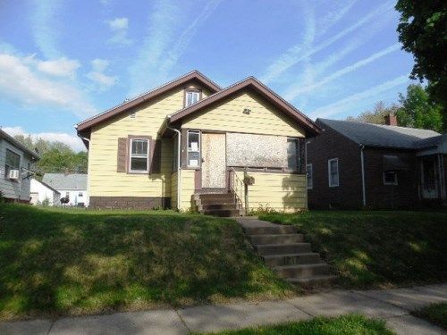 1717 6th St, Rock Island, IL 61201