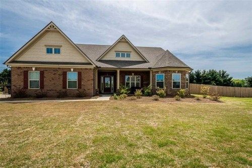 8305 Post Oak Ln, Gainesville, GA 30506