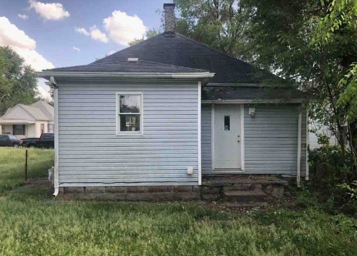 2422 2nd Ave, Terre Haute, IN 47807