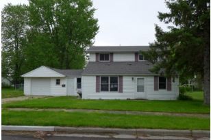 1005 S Wight St, Saint Johns, MI 48879