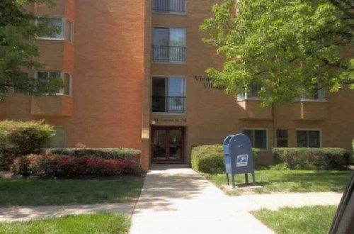 200 Locust St SE #402, Vienna, VA 22180