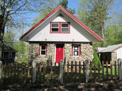 85 Lakeview Dr, Charlton, MA 01507