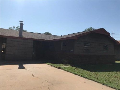 1313 N 15th St, Enid, OK 73701