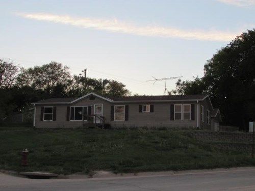 515 A St, Palmyra, NE 68418