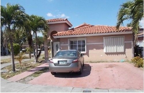 3195 W 68th Pl, Hialeah, FL 33018