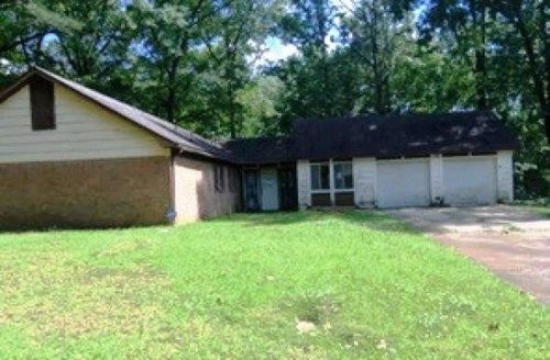 223 Carriage Hills Dr, Jackson, MS 39212