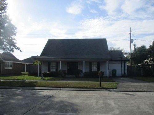 2044 SAULET PL, Harvey, LA 70058