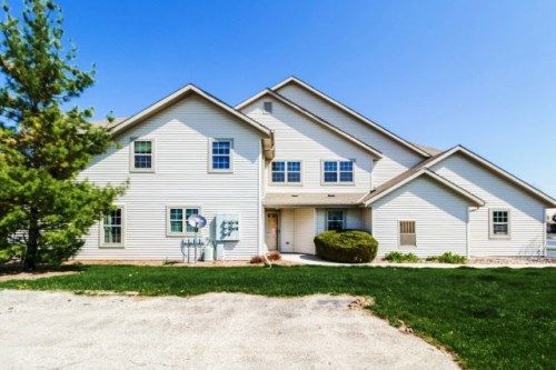 W200 N 16831 PARK CT, Jackson, WI 53037