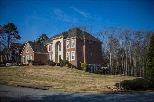 2901 Loch Lomond Dr, Conyers, GA 30094