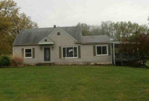 2854 Kay Blvd, Barberton, OH 44203
