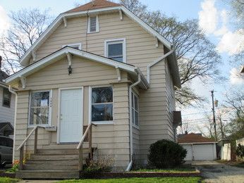 1004 Highland Ave, Waukegan, IL 60085