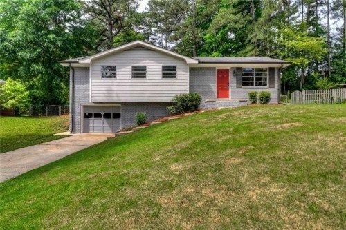 2960 Sandy Ln SE, Smyrna, GA 30082