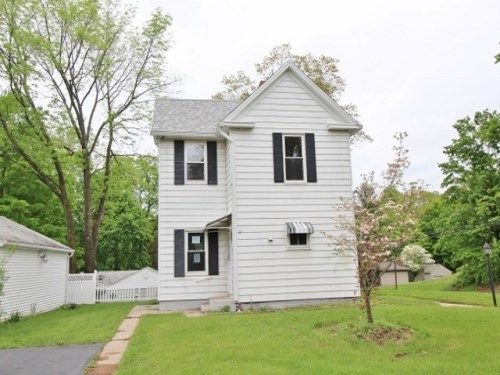 41 Hanover St, Wallingford, CT 06492