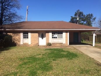 925 Martin Luther King Jr Dr, Itta Bena, MS 38941