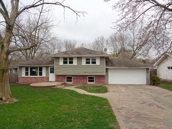 0n130 Prince Crossing Rd, West Chicago, IL 60185