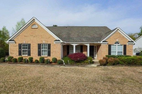 6132 Saddlehorse Dr, Flowery Branch, GA 30542