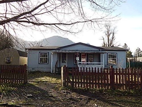 827 Celilo St, North Bonneville, WA 98639