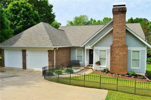 1143 Springway Dr, Gainesville, GA 30501