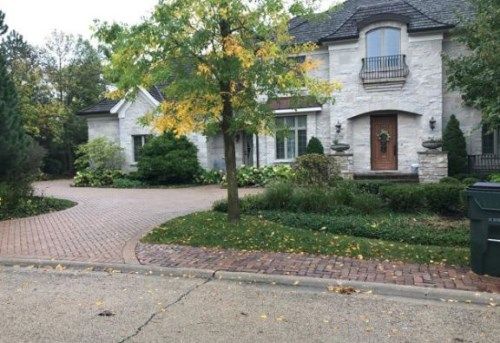 2128 Tuscany Ct, Glenview, IL 60025