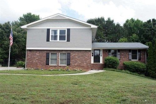 2821 Christopher Ct, Atlanta, GA 30360