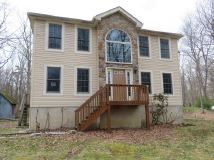 129 Cherokee Trl, Dingmans Ferry, PA 18328