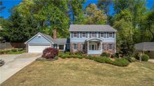 14 Brandon Ridge Dr Cumming, GA 30028