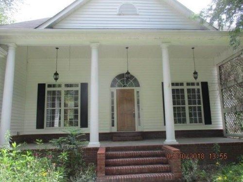 2132 Indian Shoals Dr, Loganville, GA 30052
