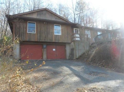 16 VINTON RD, Holland, MA 01521