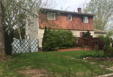 43 Kent Ln, Centereach, NY 11720