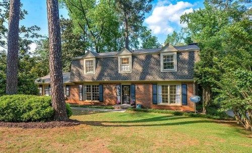 921 Hearthstone Dr, Stone Mountain, GA 30083