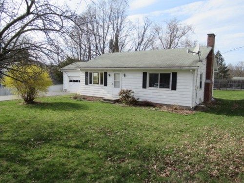 2 Eddy Pl, Hoosick Falls, NY 12090