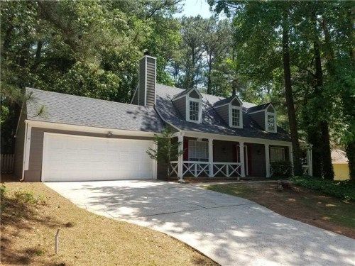 135 Barrington Dr E, Roswell, GA 30076