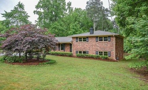 154 Parkwood Dr NE, Kennesaw, GA 30144