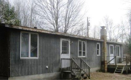 283 Spruce St, Gladwin, MI 48624