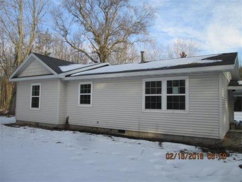 21880 SWAN CREEK RD, Merrill, MI 48637