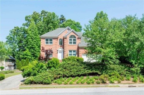 200 Chastain Manor Dr, Norcross, GA 30071