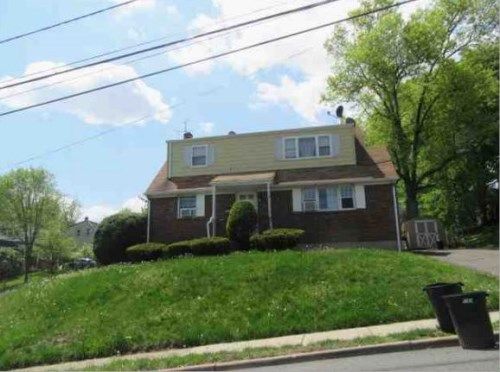 50 Mohawk Ave, Hawthorne, NJ 07506