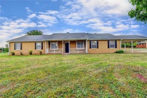 300 Briarwood Ct, Auburn, GA 30011