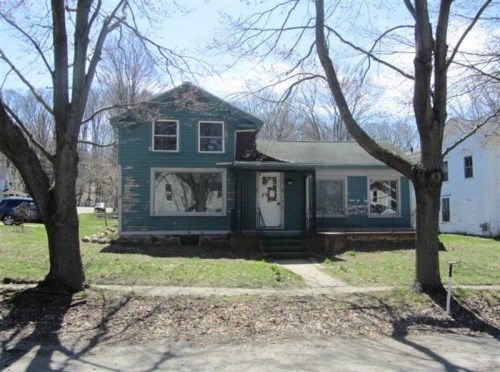 112 E WOOD ST, Newaygo, MI 49337