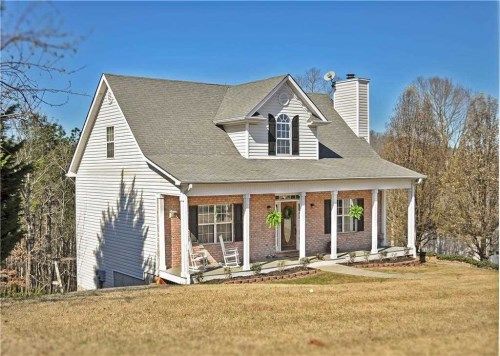 13 Sassafras Trl NE, Cartersville, GA 30121