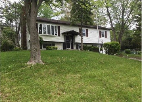 14 Balfour Dr, Wappingers Falls, NY 12590