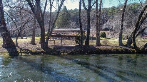 963 East Tennessee Ave, Mc Caysville, GA 30555