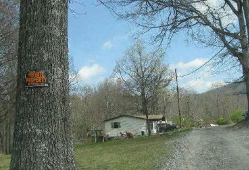 291 Brickey Hill Rd, Troutville, VA 24175