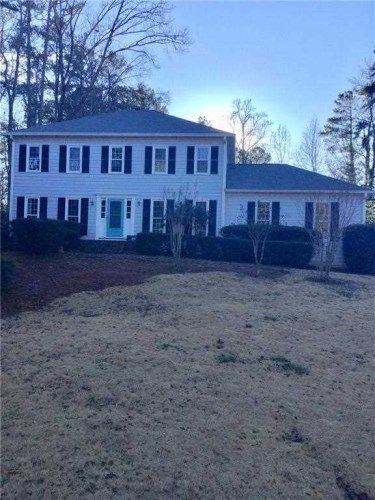 1953 Windcrest Dr, Lilburn, GA 30047