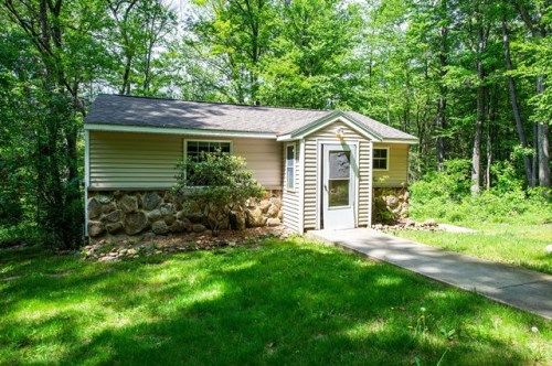 31 Echo Rd, Brimfield, MA 01010